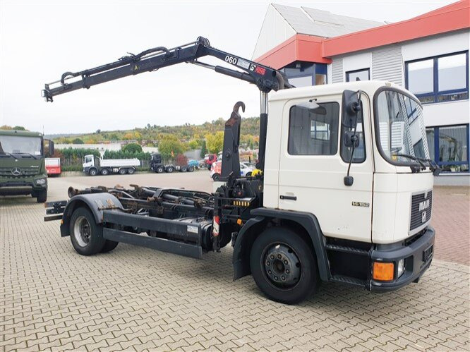 MAN 14.152 F 4x2 BB 14.152 F 4x2 BB mit Kran Hiab 060-2 - Camion cu cârlig, Camion cu macara: Foto 2 MAN 14.152 F 4x2 BB 14.152 F 4x2 BB mit Kran Hiab 060-2 - Camion cu cârlig, Camion cu macara: Foto 2