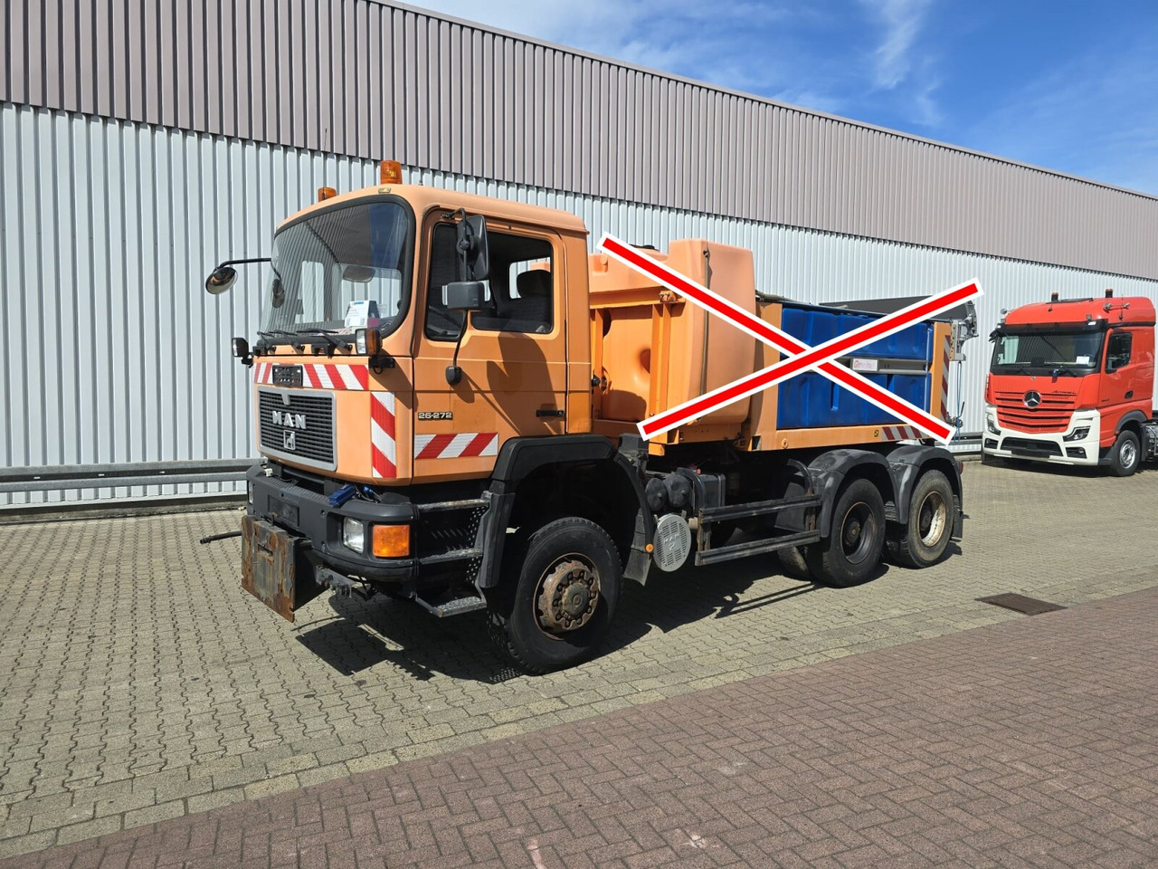 MAN F10 26.272 6x6 F10 26.272 6x6, F90 - Camion şasiu: Foto 1 MAN F10 26.272 6x6 F10 26.272 6x6, F90 - Camion şasiu: Foto 1
