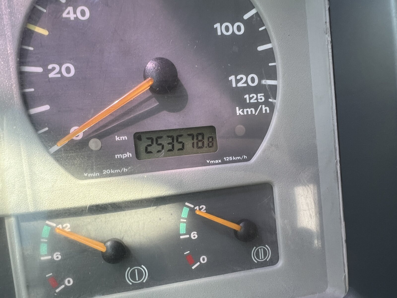 MAN TGA 26.363/410 6x4 BB TGA 26.363/410 6x4 BB, 2-S-Alukipper - Camion basculantă, Camion cu macara: Foto 4 MAN TGA 26.363/410 6x4 BB TGA 26.363/410 6x4 BB, 2-S-Alukipper - Camion basculantă, Camion cu macara: Foto 4