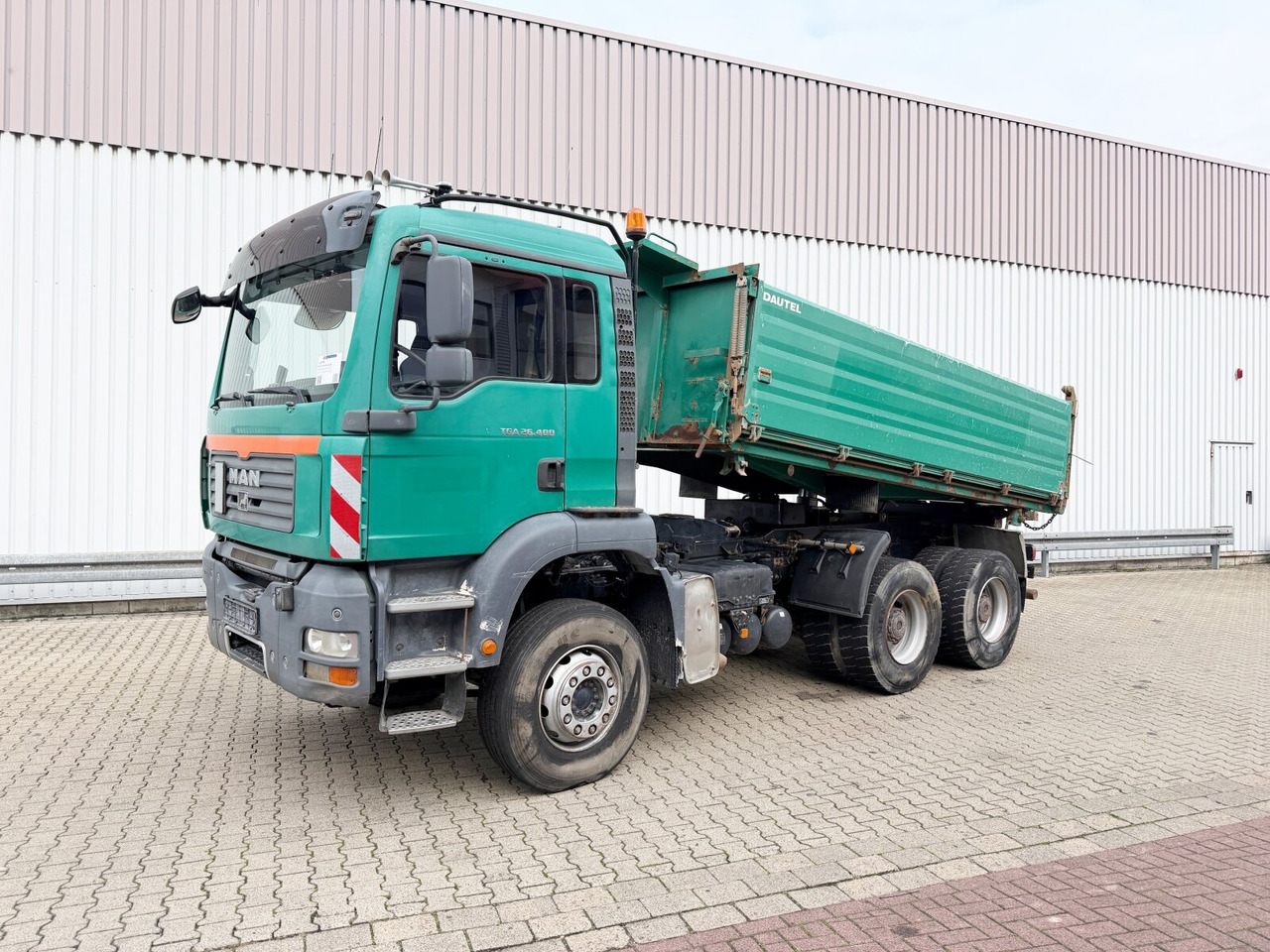 MAN TGA 26.400 6X4 BB TGA 26.400 6X4 BB, Intarder - Camion basculantă: Foto 1 MAN TGA 26.400 6X4 BB TGA 26.400 6X4 BB, Intarder - Camion basculantă: Foto 1