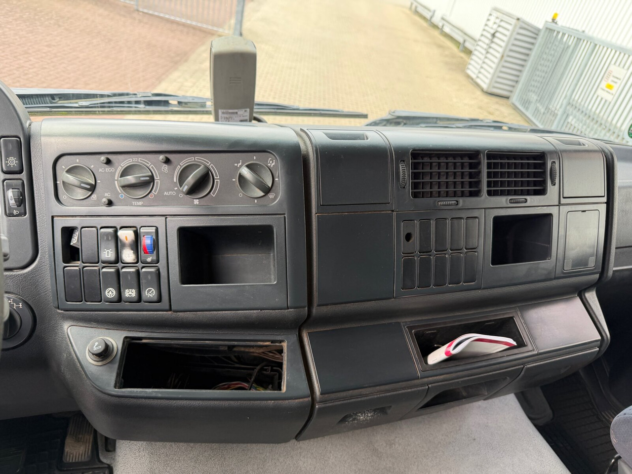 MAN TGA 26.400 6X4 BB TGA 26.400 6X4 BB, Intarder - Camion basculantă: Foto 4 MAN TGA 26.400 6X4 BB TGA 26.400 6X4 BB, Intarder - Camion basculantă: Foto 4