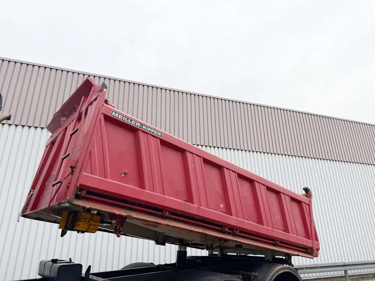 MAN TGA 26.400 6x6 BB TGA 26.400 6x6 BB, Winterdienstausstattung - Camion basculantă: Foto 2 MAN TGA 26.400 6x6 BB TGA 26.400 6x6 BB, Winterdienstausstattung - Camion basculantă: Foto 2