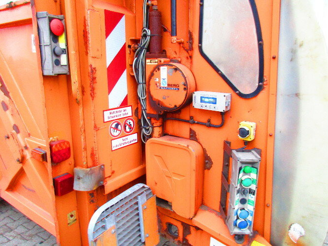 Autogunoiere pentru transport de deşeurilor MAN TGA 28.310 6x2-4 LL TGA 28.310 6x2-4LL Schörling 3R11 21.5, Terberg Schüttung: Foto 15 Autogunoiere pentru transport de deşeurilor MAN TGA 28.310 6x2-4 LL TGA 28.310 6x2-4LL Schörling 3R11 21.5, Terberg Schüttung: Foto 15