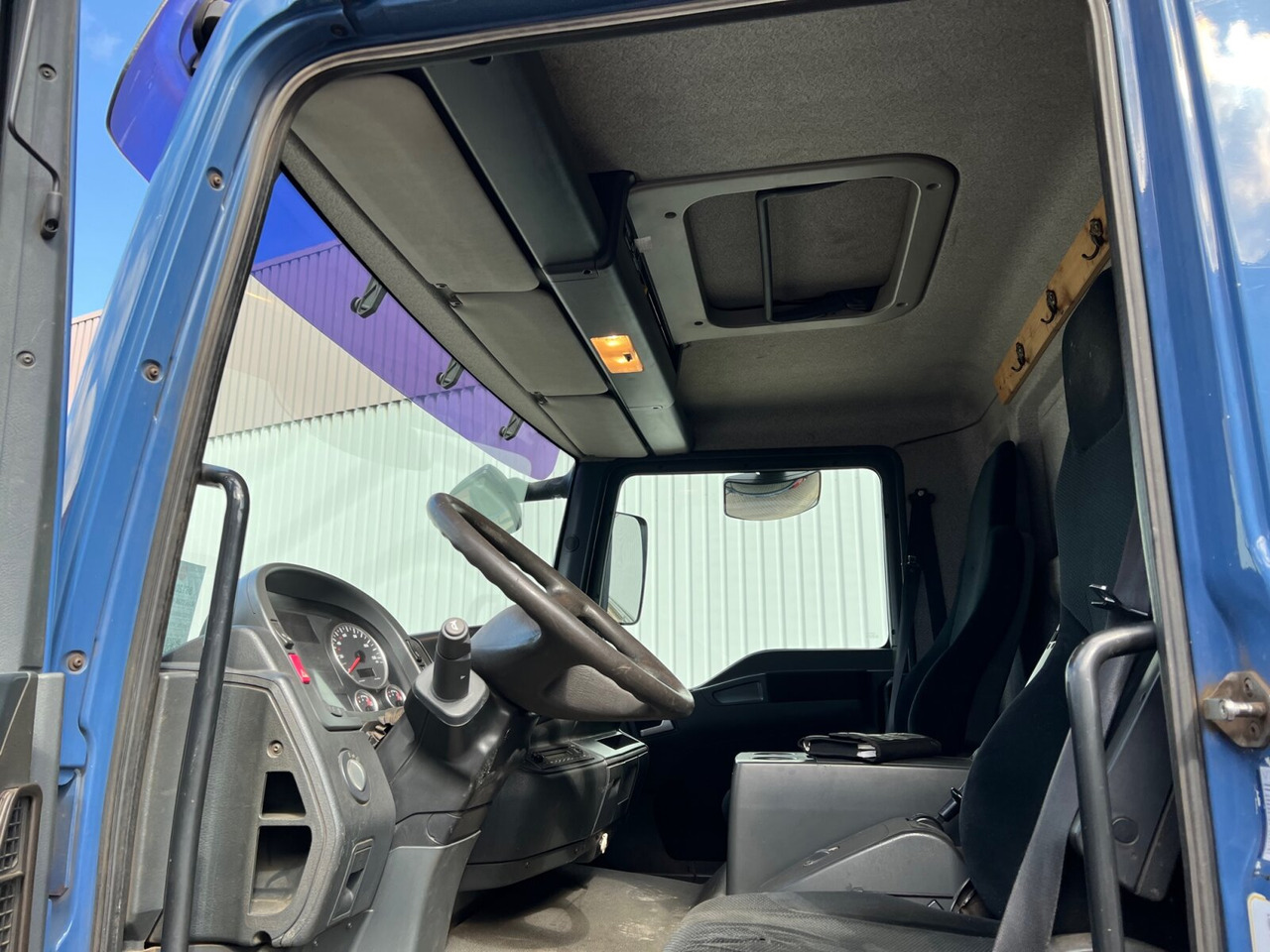 MAN TGM 15.250/340 4X2 BL TGM 15.250/340 4X2 BL mit Kran Palfinger PK 11001 - Camion cu macara, Camion platformă: Foto 4 MAN TGM 15.250/340 4X2 BL TGM 15.250/340 4X2 BL mit Kran Palfinger PK 11001 - Camion cu macara, Camion platformă: Foto 4