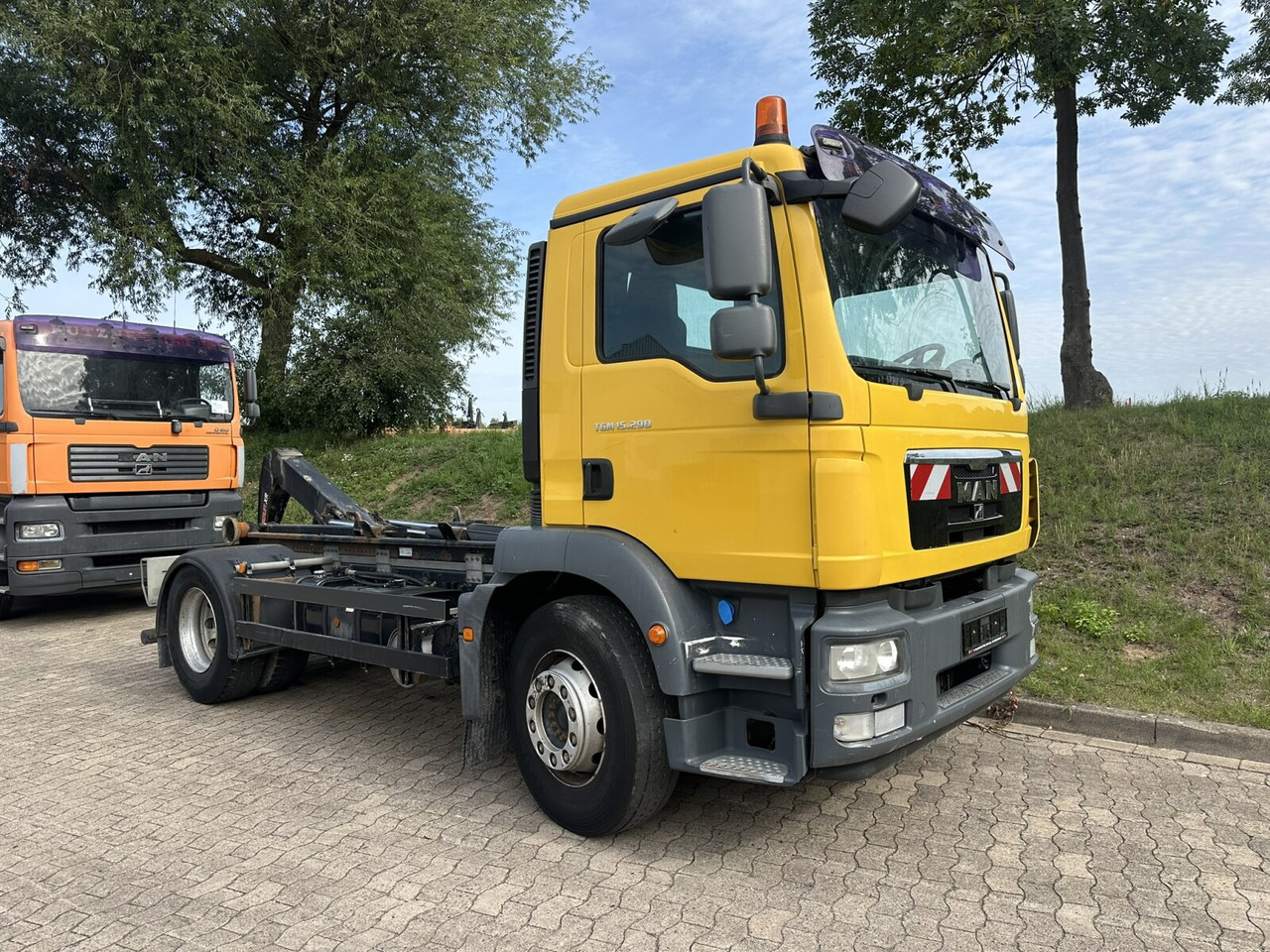 MAN TGM 15.290 4X2 BL TGM 15.290 4X2 BL, City-Abroller - Camion cu cârlig: Foto 1 MAN TGM 15.290 4X2 BL TGM 15.290 4X2 BL, City-Abroller - Camion cu cârlig: Foto 1