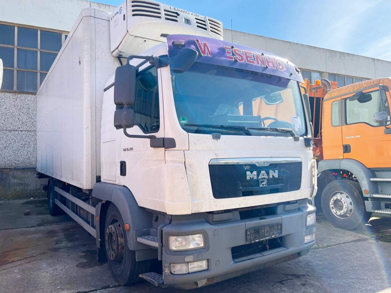 MAN TGM 18.290 4X2 LL TGM 18.290 4X2 LL, Tiefkühlkoffer, Thermoking, unterfaltbare MBB LBW - Camion frigider: Foto 1 MAN TGM 18.290 4X2 LL TGM 18.290 4X2 LL, Tiefkühlkoffer, Thermoking, unterfaltbare MBB LBW - Camion frigider: Foto 1