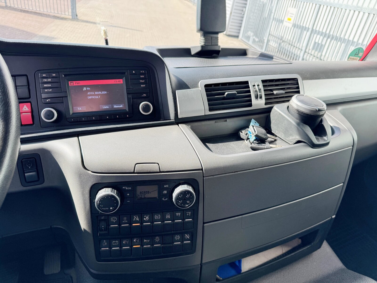 Camion furgon MAN TGM 26.340 6x2-4 LL TGM 26.340 6x2-4 LL, Getränkekoffer, Lenk-/Liftachse, LBW MBB, 2x AHK: Foto 5 Camion furgon MAN TGM 26.340 6x2-4 LL TGM 26.340 6x2-4 LL, Getränkekoffer, Lenk-/Liftachse, LBW MBB, 2x AHK: Foto 5