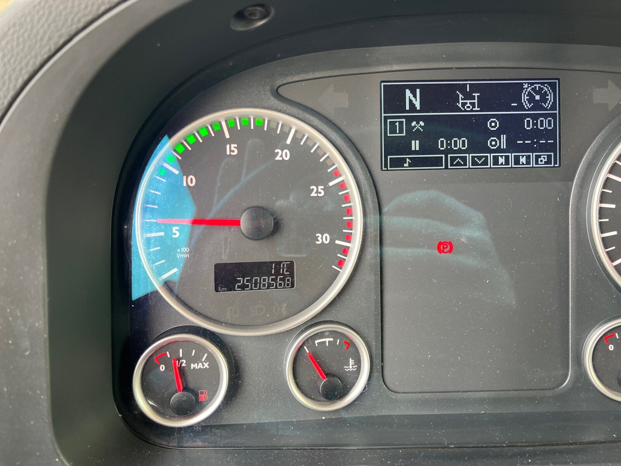 MAN TGS 26.460 6x4 BB TGS 26.460 6x4 BB, Intarder, Bordmatik - Camion basculantă: Foto 5 MAN TGS 26.460 6x4 BB TGS 26.460 6x4 BB, Intarder, Bordmatik - Camion basculantă: Foto 5