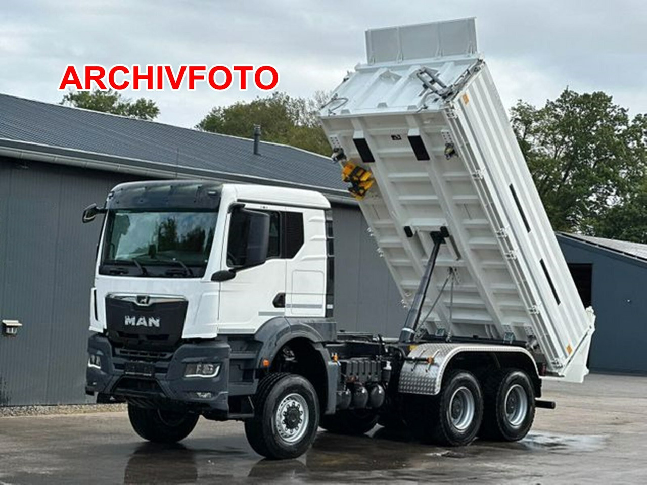 MAN TGS 26.470 6x6 BB TGS 26.470 6x6 BB, Hohe Bauart, Navi, Motorabtrieb, Bordmatik - Camion basculantă: Foto 1 MAN TGS 26.470 6x6 BB TGS 26.470 6x6 BB, Hohe Bauart, Navi, Motorabtrieb, Bordmatik - Camion basculantă: Foto 1