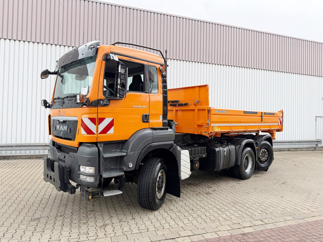 MAN TGS 28.400 6x4-4 BL TGS 28.400 6x4-4 BL, EEV, Lenk-/Liftachse, Wechselsystem - Camion basculantă: Foto 1 MAN TGS 28.400 6x4-4 BL TGS 28.400 6x4-4 BL, EEV, Lenk-/Liftachse, Wechselsystem - Camion basculantă: Foto 1