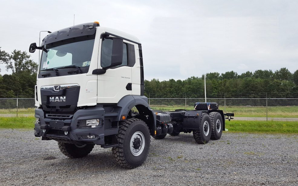MAN TGS 33.440 6x6 BB CH TGS 33.440 6x6 BB CH, Euro2, Einzelbereifung - Camion şasiu: Foto 2 MAN TGS 33.440 6x6 BB CH TGS 33.440 6x6 BB CH, Euro2, Einzelbereifung - Camion şasiu: Foto 2