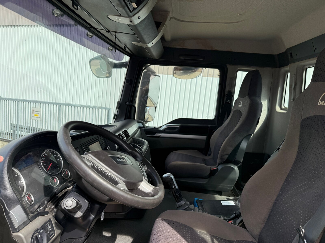 MAN TGS 35.480 8x4 BL TGS 35.480 8x4 BL, PriTarder, Navi - Camion cu cârlig: Foto 3 MAN TGS 35.480 8x4 BL TGS 35.480 8x4 BL, PriTarder, Navi - Camion cu cârlig: Foto 3