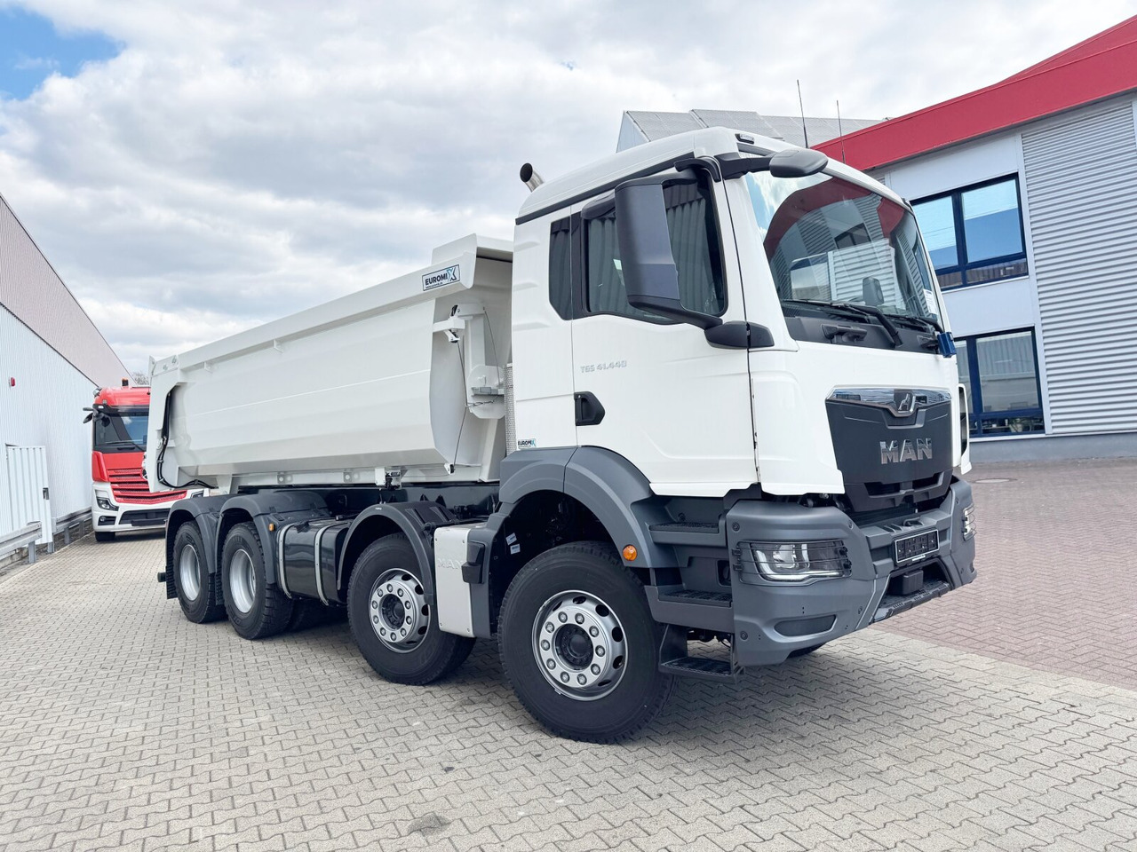 Camion şasiu nou MAN TGS 41.440/480 8x4 BB TGS 41.440/480 8x4 BB, Mulde ca. 16m³ mit hydraulischer Heckklappe, mehrfach VORHANDEN: Foto 10