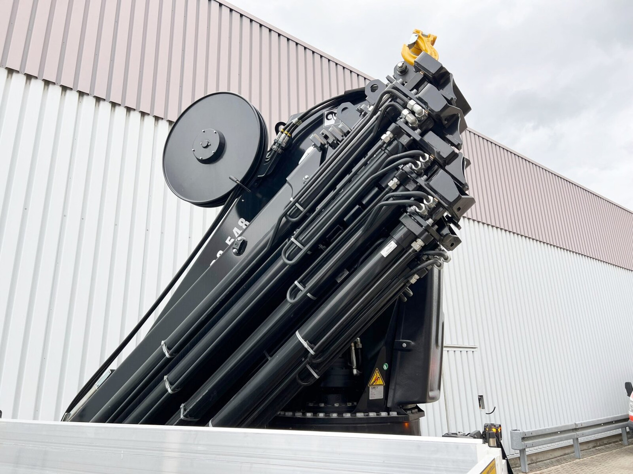 MAN TGX 26.510 6x2-4 LL CH TGX 26.510 6x2-4 LL, Kran Hiab X-HiPro 548 E-8, Lenk-/Liftachse, TwistLock 20Fuß, Funk, Retarder - Camion cu macara, Camion platformă: Foto 4 MAN TGX 26.510 6x2-4 LL CH TGX 26.510 6x2-4 LL, Kran Hiab X-HiPro 548 E-8, Lenk-/Liftachse, TwistLock 20Fuß, Funk, Retarder - Camion cu macara, Camion platformă: Foto 4