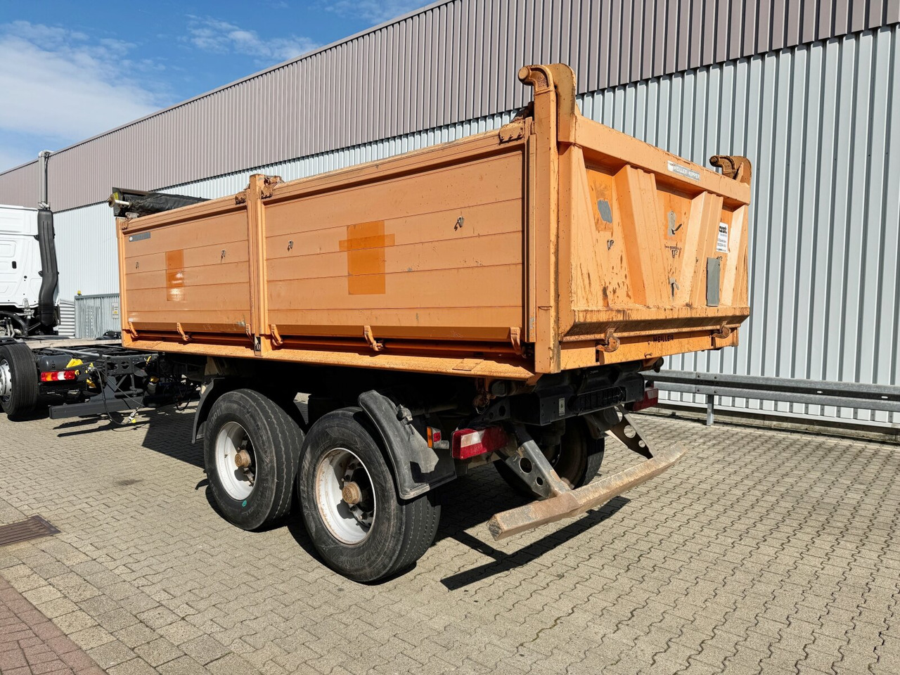 Meiller Meiller MZDA 18/2 Meiller MZDA 18/2, geteilte Alu-Bordwände, ca. 11m³ - Remorcă basculantă: Foto 5 Meiller Meiller MZDA 18/2 Meiller MZDA 18/2, geteilte Alu-Bordwände, ca. 11m³ - Remorcă basculantă: Foto 5
