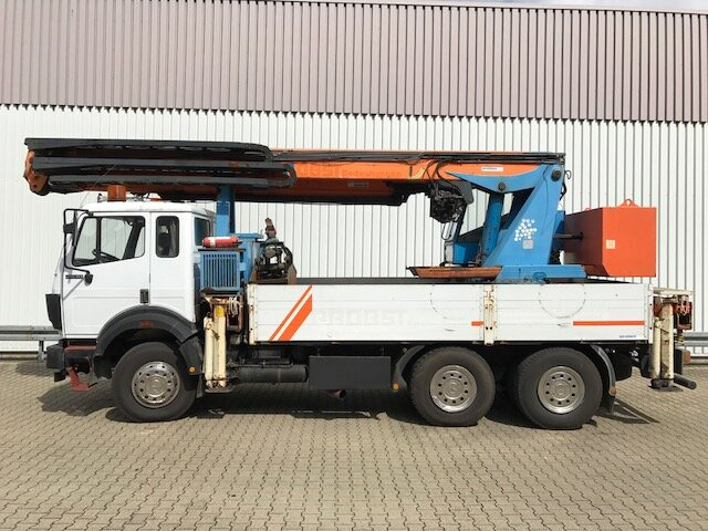 Camion cu macara, Camion platformă Mercedes-Benz 2638 K 6x4 mit Heckkran Palfinger PK 68000 2638 K 6x4 mit Heckkran Palfinger PK 68000: Foto 12