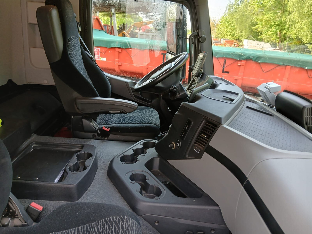 Mercedes-Benz Actros 1832 L 4x2 Actros 1832 L 4x2, Navi, MultimediaCockpit, Funk - Camion container de gunoi: Foto 4 Mercedes-Benz Actros 1832 L 4x2 Actros 1832 L 4x2, Navi, MultimediaCockpit, Funk - Camion container de gunoi: Foto 4