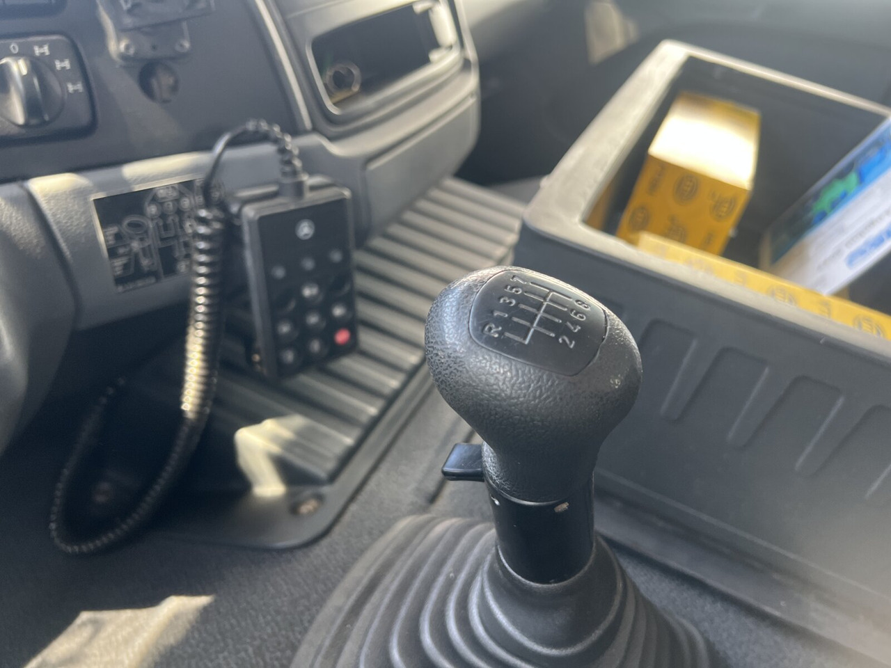 Mercedes-Benz Actros 2032 LA 4x4 Actros 2032 LA 4x4/ Rdstand 3.600 mm - Camion şasiu: Foto 4 Mercedes-Benz Actros 2032 LA 4x4 Actros 2032 LA 4x4/ Rdstand 3.600 mm - Camion şasiu: Foto 4