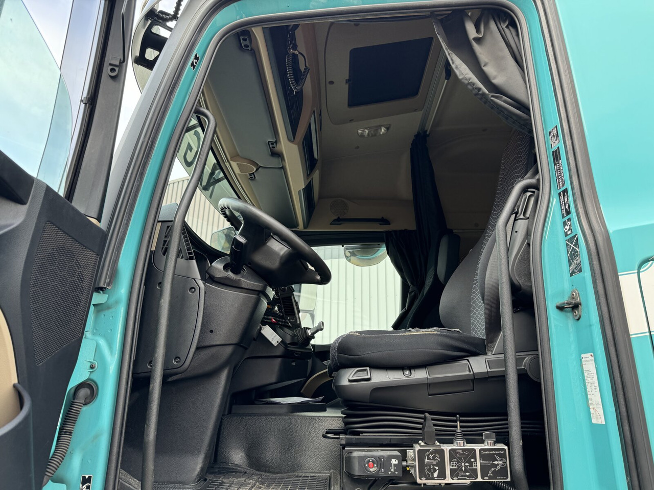 Mercedes-Benz Actros 2545 L 6x2 Actros 2545 L 6x2/46, Retarder, Lenk-/Liftachse, StreamSpace, Navi - Camion cu cârlig: Foto 2 Mercedes-Benz Actros 2545 L 6x2 Actros 2545 L 6x2/46, Retarder, Lenk-/Liftachse, StreamSpace, Navi - Camion cu cârlig: Foto 2