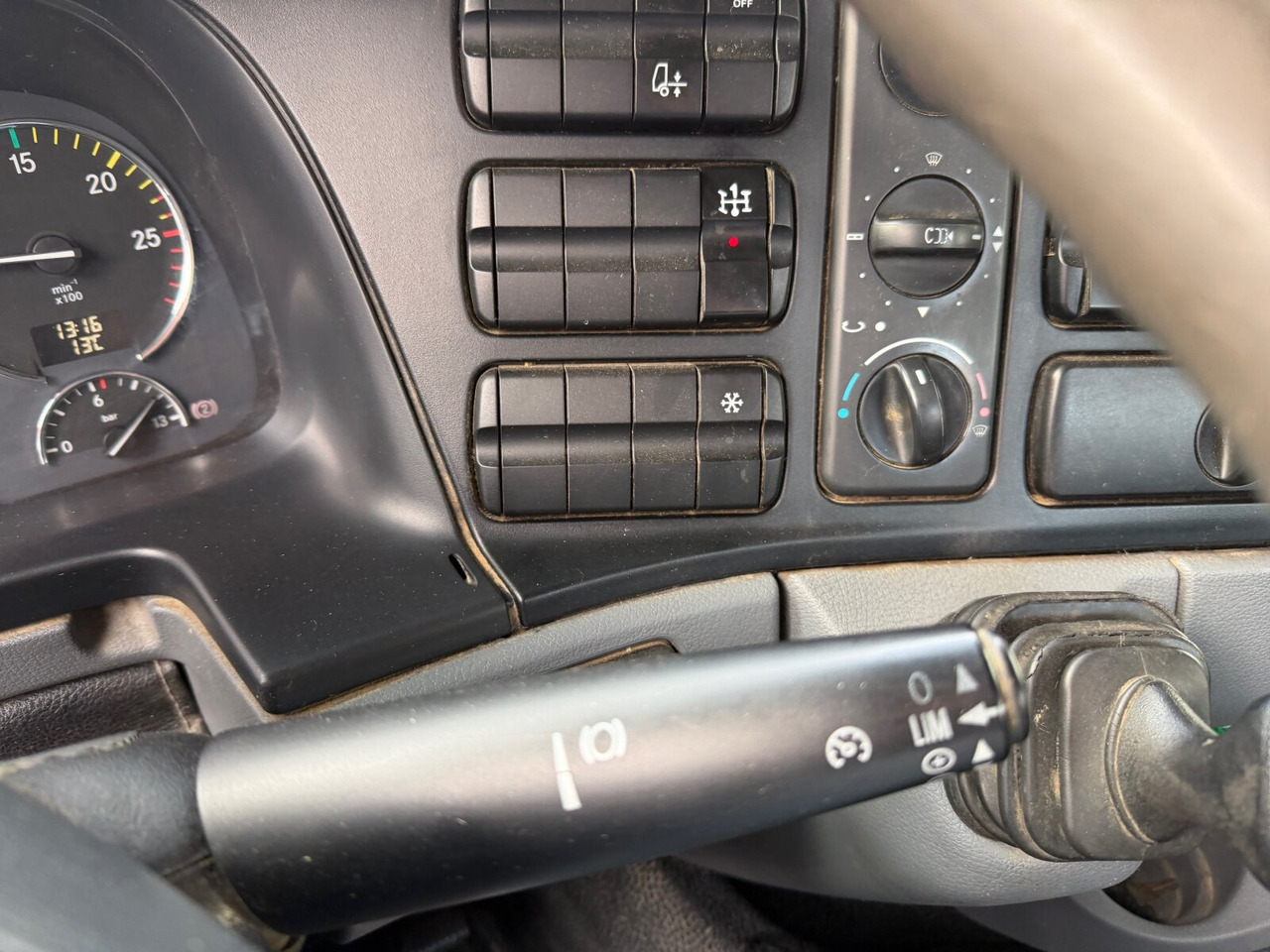 Mercedes-Benz Actros 2644 L 6x4 Actros 2644 L 6x4 - Camion cu cârlig: Foto 5 Mercedes-Benz Actros 2644 L 6x4 Actros 2644 L 6x4 - Camion cu cârlig: Foto 5