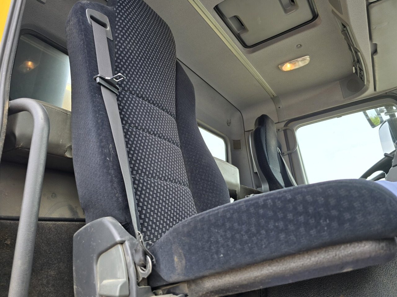 Mercedes-Benz Actros 3348/6x6 Actros 3348/6x6 Bordmatik links - Camion basculantă: Foto 4 Mercedes-Benz Actros 3348/6x6 Actros 3348/6x6 Bordmatik links - Camion basculantă: Foto 4