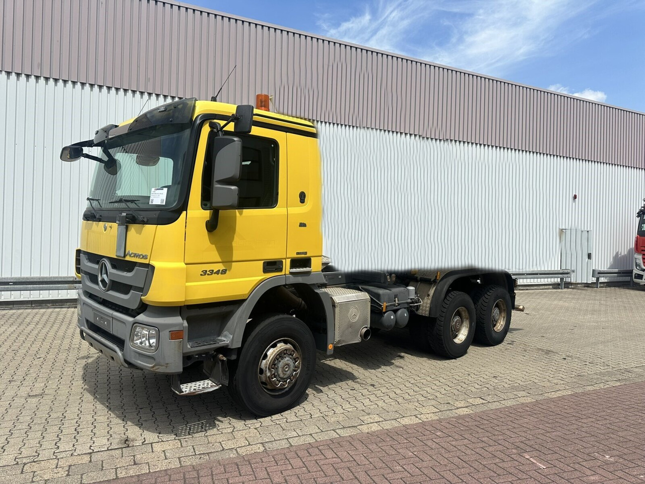 Mercedes-Benz Actros 3348 AK 6x6 Actros 3348 AK 6x6 - Camion şasiu: Foto 1 Mercedes-Benz Actros 3348 AK 6x6 Actros 3348 AK 6x6 - Camion şasiu: Foto 1
