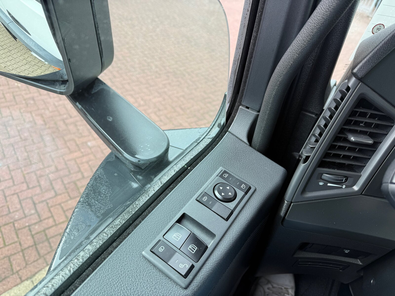 Mercedes-Benz Arocs 1827/30 A 4x4 Arocs 1827/30 A 4x4, Ex-Bundeswehr! - Camion platformă: Foto 5 Mercedes-Benz Arocs 1827/30 A 4x4 Arocs 1827/30 A 4x4, Ex-Bundeswehr! - Camion platformă: Foto 5