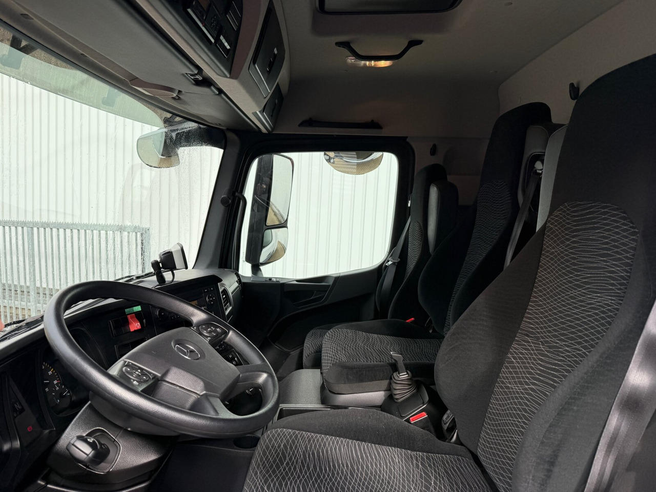 Mercedes-Benz Arocs 1827 A 4x4 Arocs 1827 A 4x4, Ex-! - Camion platformă: Foto 2 Mercedes-Benz Arocs 1827 A 4x4 Arocs 1827 A 4x4, Ex-! - Camion platformă: Foto 2