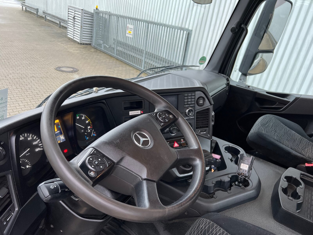 Mercedes-Benz Arocs 1830 K 4x2 Arocs 1830 K 4x2, Funk - Camion container de gunoi: Foto 4 Mercedes-Benz Arocs 1830 K 4x2 Arocs 1830 K 4x2, Funk - Camion container de gunoi: Foto 4