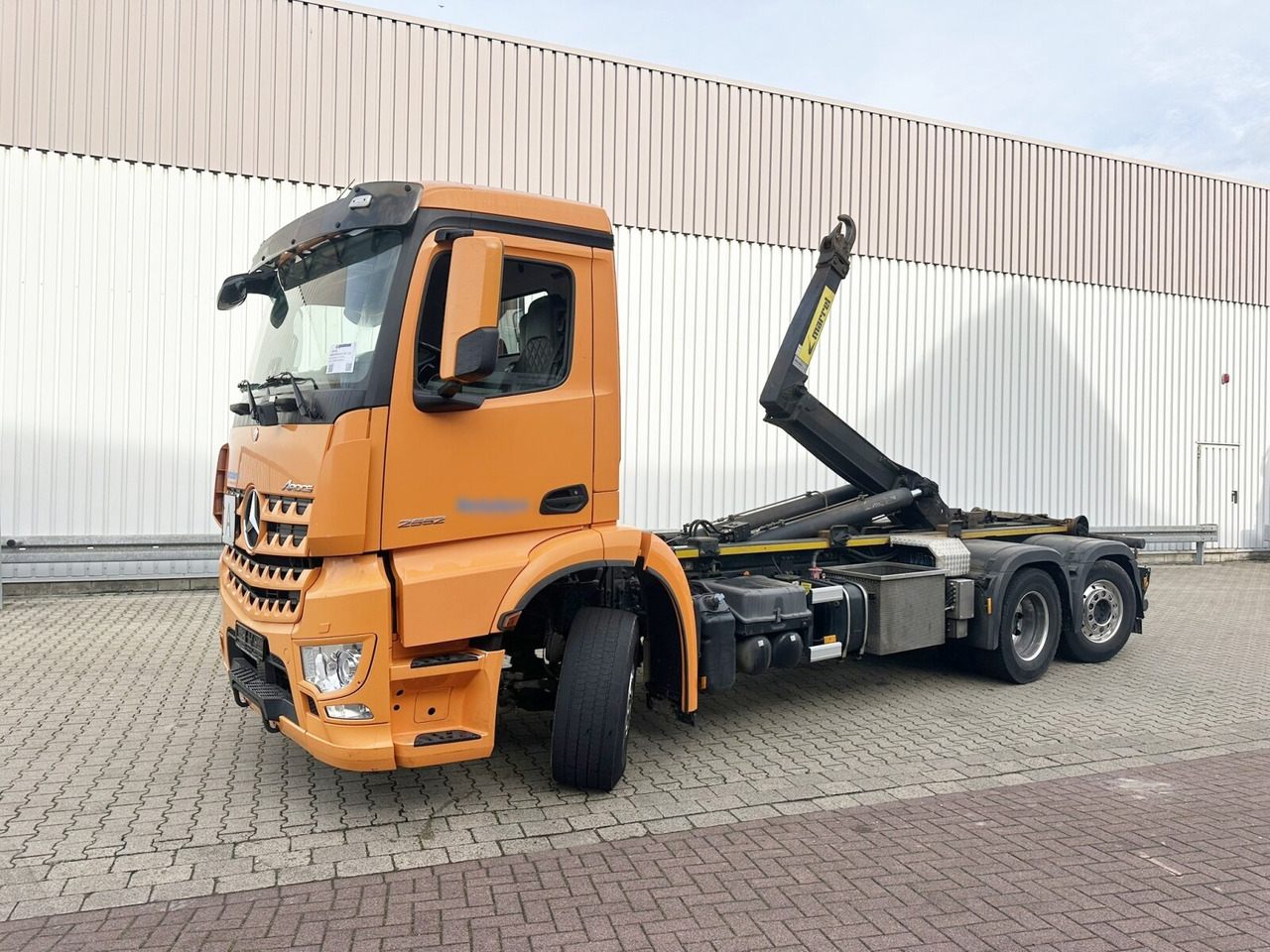 Mercedes-Benz Arocs 2552 L 6x2 Arocs 2552 L 6x2, Lenk-/Liftachse - Camion cu cârlig: Foto 1 Mercedes-Benz Arocs 2552 L 6x2 Arocs 2552 L 6x2, Lenk-/Liftachse - Camion cu cârlig: Foto 1
