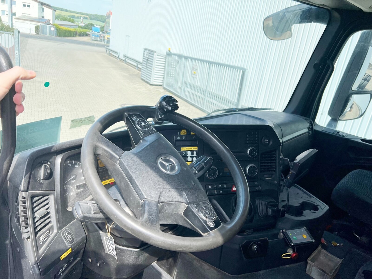 Mercedes-Benz Arocs 2642/45 K 6x4 Arocs 2642/45 K 6x4, Retarder, Motorabtrieb - Camion şasiu: Foto 2 Mercedes-Benz Arocs 2642/45 K 6x4 Arocs 2642/45 K 6x4, Retarder, Motorabtrieb - Camion şasiu: Foto 2