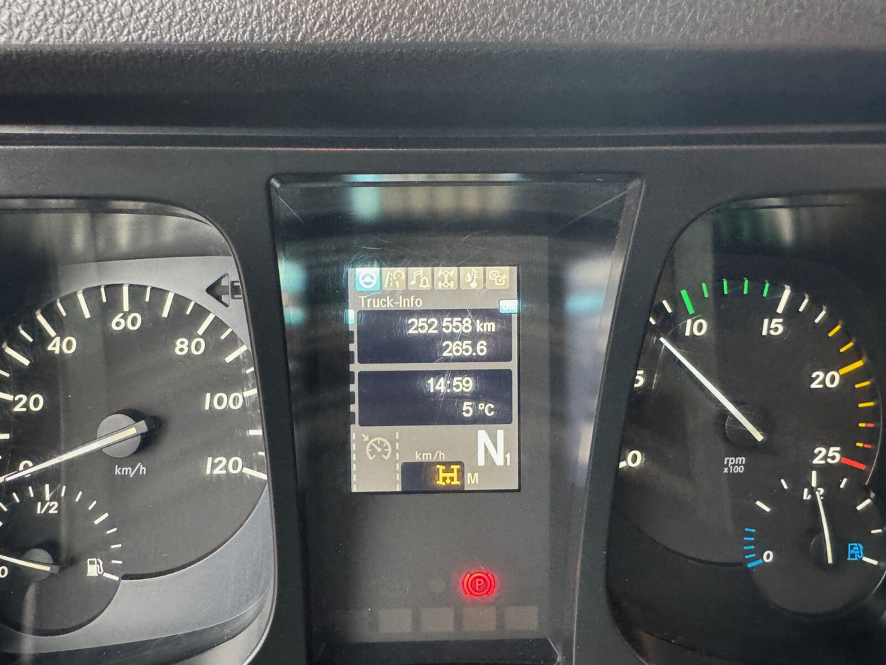 Mercedes-Benz Arocs 2642 6x4 Arocs 2642 6x4 mit Heckkran Atlas AK 186.3 V-2 - Camion cu macara, Camion platformă: Foto 5 Mercedes-Benz Arocs 2642 6x4 Arocs 2642 6x4 mit Heckkran Atlas AK 186.3 V-2 - Camion cu macara, Camion platformă: Foto 5