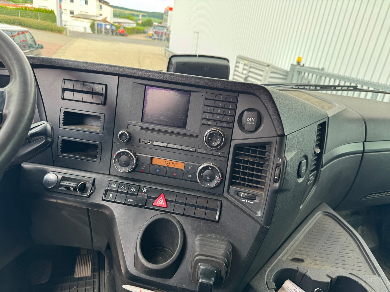 Mercedes-Benz Arocs 2651 L 6x4 Arocs 2651 L 6x4, Retarder, StreamSpace - Camion şasiu: Foto 2 Mercedes-Benz Arocs 2651 L 6x4 Arocs 2651 L 6x4, Retarder, StreamSpace - Camion şasiu: Foto 2