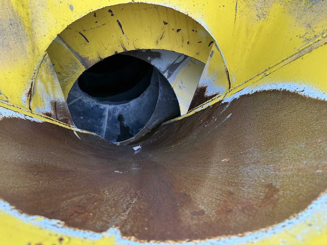 Autopompă de beton Mercedes-Benz Arocs 3246 B 8x4 Stetter Mischer 7m³, Pumpe 25m Arocs 3246 B 8x4 Stetter Mischer 7m³, Pumpe 25m: Foto 6 Autopompă de beton Mercedes-Benz Arocs 3246 B 8x4 Stetter Mischer 7m³, Pumpe 25m Arocs 3246 B 8x4 Stetter Mischer 7m³, Pumpe 25m: Foto 6