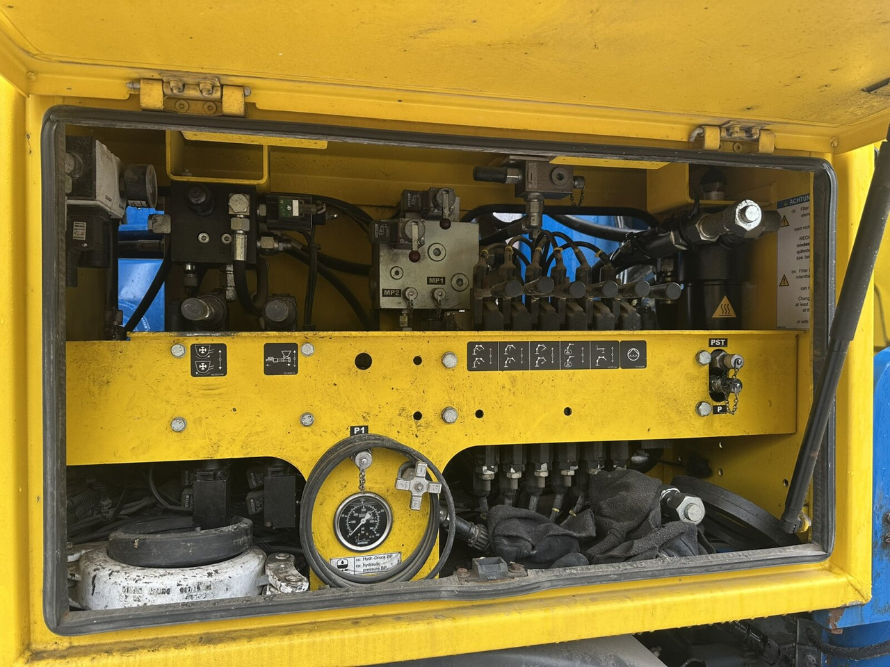 Mercedes-Benz Arocs 3246 B 8x4 Stetter Mischer 7m³, Pumpe 25m Arocs 3246 B 8x4 Stetter Mischer 7m³, Pumpe 25m - Autopompă de beton: Foto 5 Mercedes-Benz Arocs 3246 B 8x4 Stetter Mischer 7m³, Pumpe 25m Arocs 3246 B 8x4 Stetter Mischer 7m³, Pumpe 25m - Autopompă de beton: Foto 5