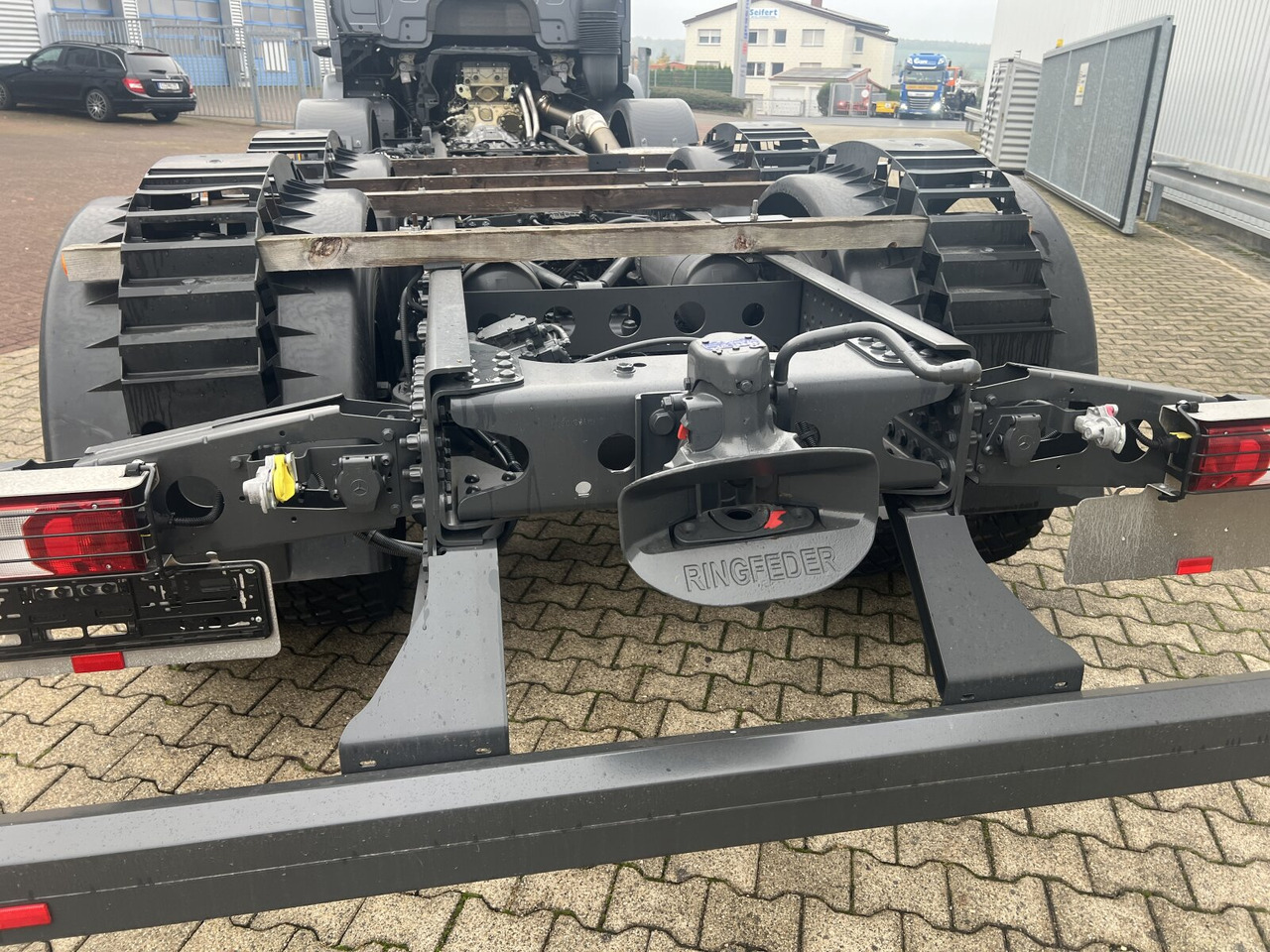 Mercedes-Benz Arocs 3251 L 8x4/4 Arocs 3251 L 8x4/4, mit Motorabtrieb C plus NA - Camion şasiu: Foto 4 Mercedes-Benz Arocs 3251 L 8x4/4 Arocs 3251 L 8x4/4, mit Motorabtrieb C plus NA - Camion şasiu: Foto 4