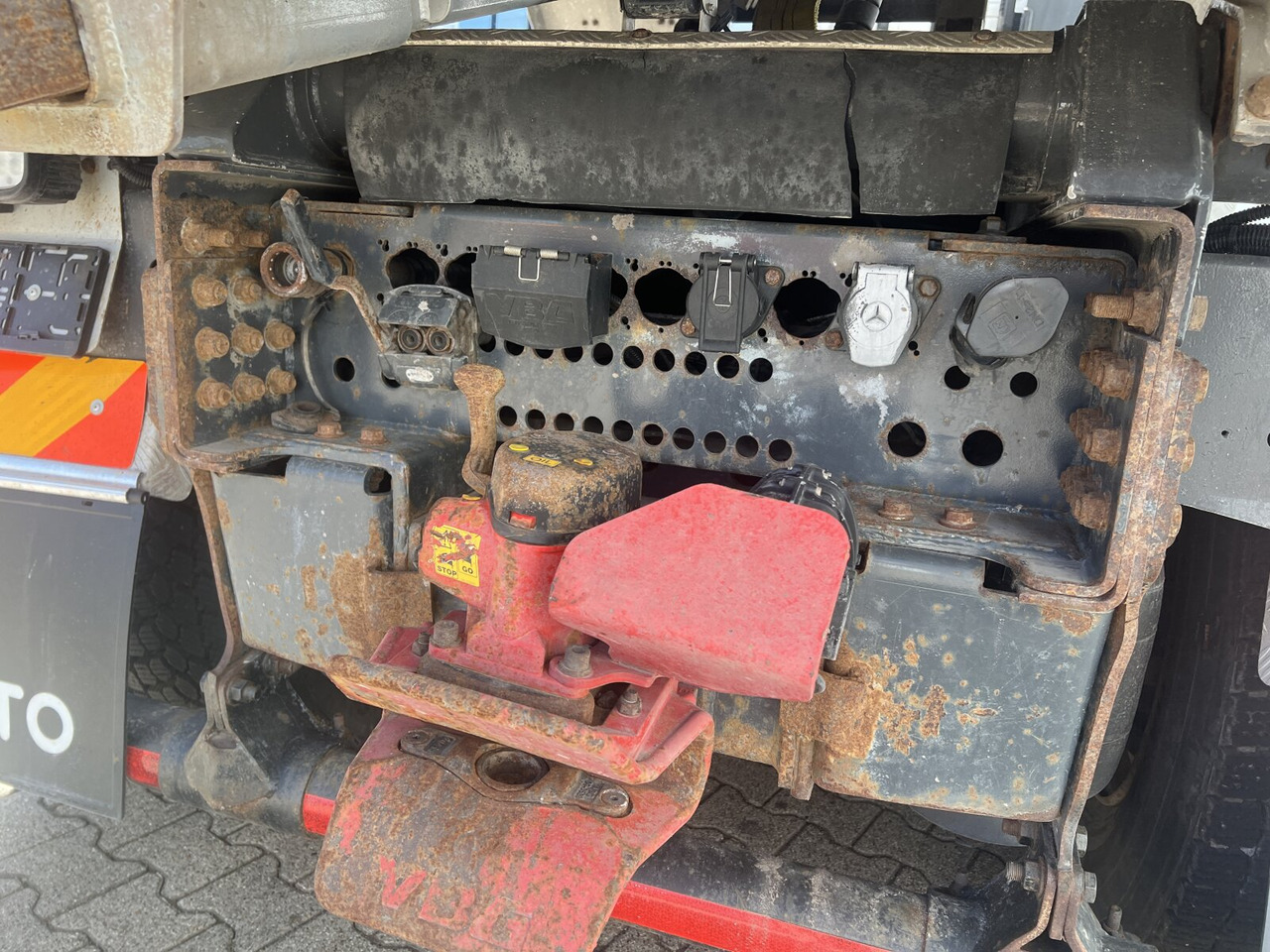 Mercedes-Benz Arocs 3251 LK 8x4/4 Arocs 3251 LK 8x4/4, Retarder, Stahlmulde ca. 15m³, hydr. Heckklappe - Autobasculantă: Foto 2 Mercedes-Benz Arocs 3251 LK 8x4/4 Arocs 3251 LK 8x4/4, Retarder, Stahlmulde ca. 15m³, hydr. Heckklappe - Autobasculantă: Foto 2