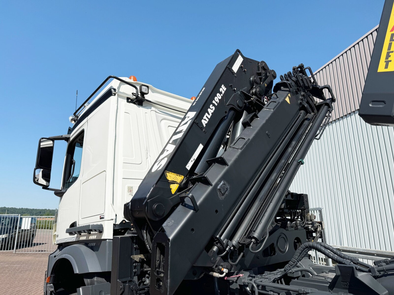 Mercedes-Benz Arocs 3351 AK 6x6 Arocs 3351 AK 6x6, Retarder, Navi, Grounder, Kran Atlas AK 190.2E, Funk - Camion cu cârlig, Camion cu macara: Foto 4 Mercedes-Benz Arocs 3351 AK 6x6 Arocs 3351 AK 6x6, Retarder, Navi, Grounder, Kran Atlas AK 190.2E, Funk - Camion cu cârlig, Camion cu macara: Foto 4