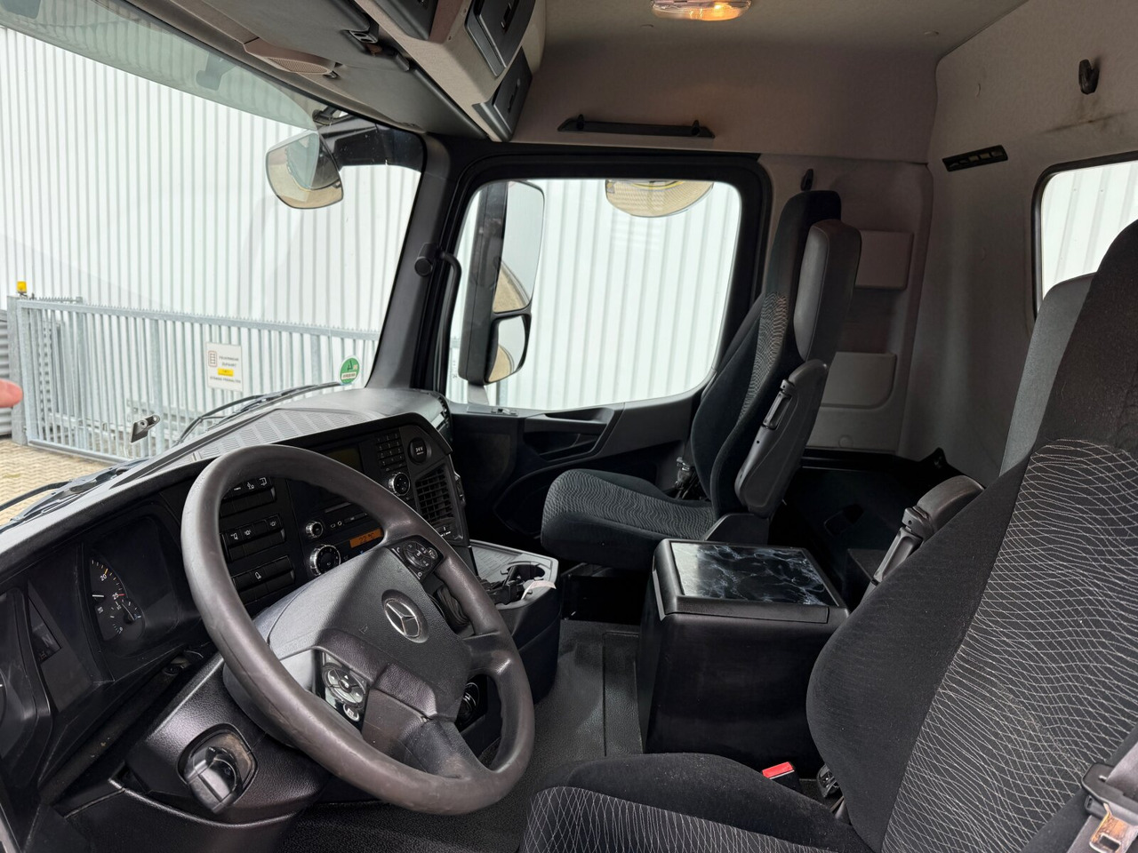 Mercedes-Benz Arocs 3363 K 6x4 Arocs 3363 K 6x4, Grounder, Turbo-Retarder-Kupplung - Camion cu cârlig: Foto 5 Mercedes-Benz Arocs 3363 K 6x4 Arocs 3363 K 6x4, Grounder, Turbo-Retarder-Kupplung - Camion cu cârlig: Foto 5
