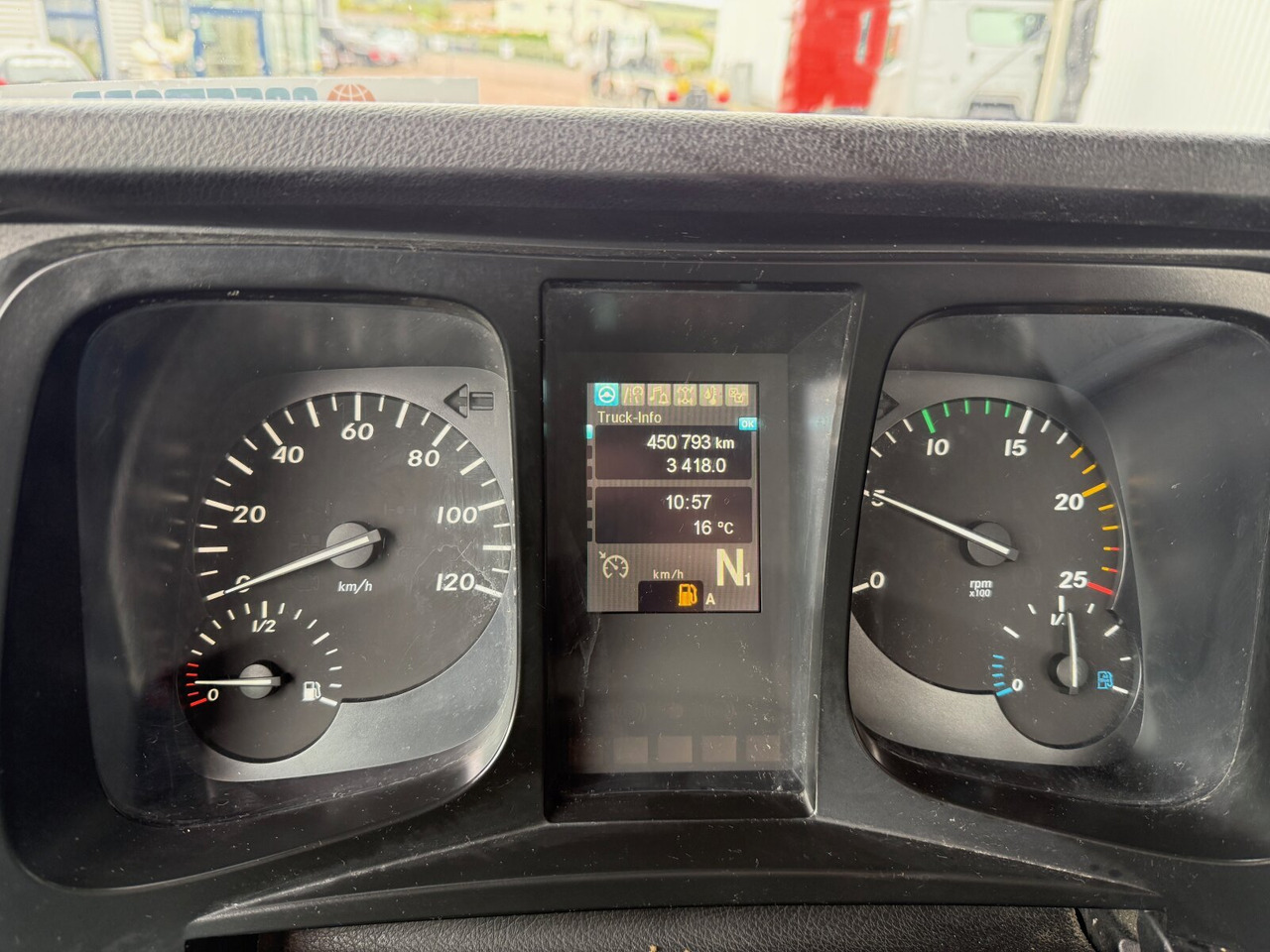 Mercedes-Benz Arocs 3363 K 6x4 Arocs 3363 K 6x4, Grounder, Turbo-Retarder-Kupplung, Bordmatik - Camion basculantă: Foto 4 Mercedes-Benz Arocs 3363 K 6x4 Arocs 3363 K 6x4, Grounder, Turbo-Retarder-Kupplung, Bordmatik - Camion basculantă: Foto 4