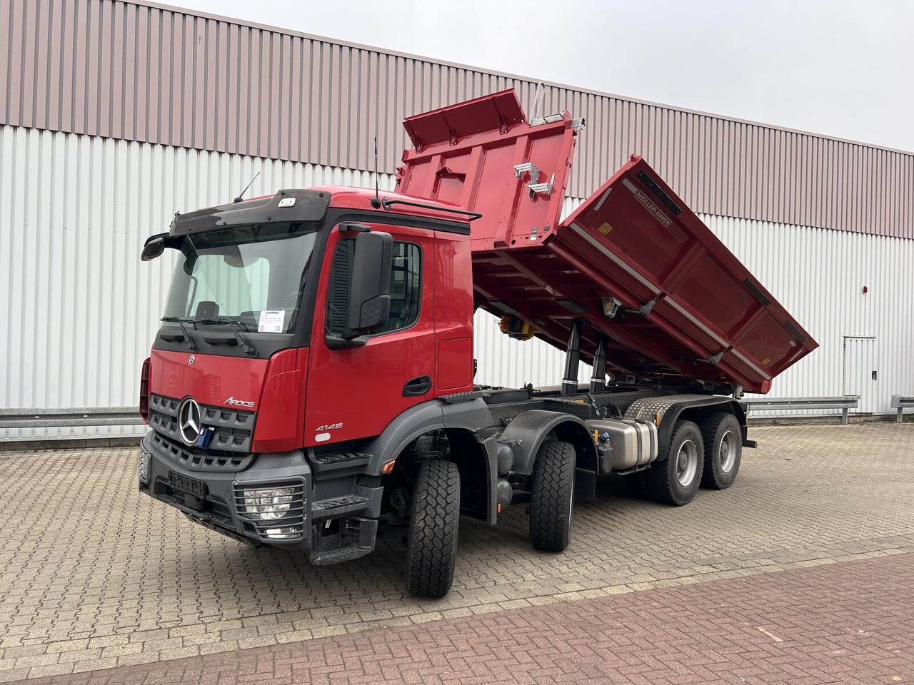 Mercedes-Benz Arocs 4146 K 8x4/4 Arocs 4146 K 8x4/4, Grounder, Multimedia Cockpit, Meiller Kipper, Bordmatik links - Camion basculantă: Foto 1 Mercedes-Benz Arocs 4146 K 8x4/4 Arocs 4146 K 8x4/4, Grounder, Multimedia Cockpit, Meiller Kipper, Bordmatik links - Camion basculantă: Foto 1