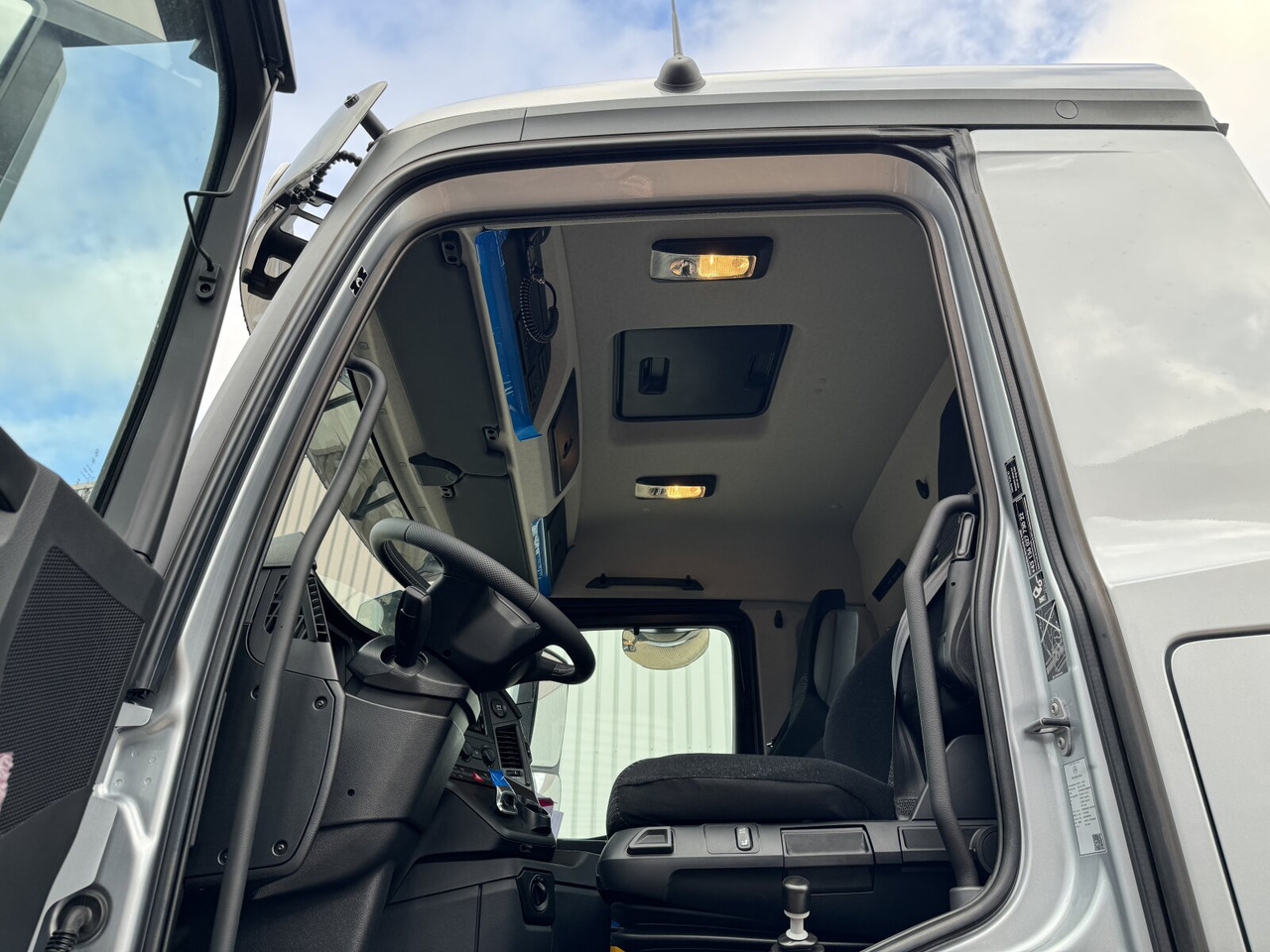 Mercedes-Benz Arocs 4148 K 8x4/4 Arocs 4148 K 8x4/4/45, Turbo-Retarder-Kupplung, Grounder - Camion cu cârlig: Foto 3 Mercedes-Benz Arocs 4148 K 8x4/4 Arocs 4148 K 8x4/4/45, Turbo-Retarder-Kupplung, Grounder - Camion cu cârlig: Foto 3