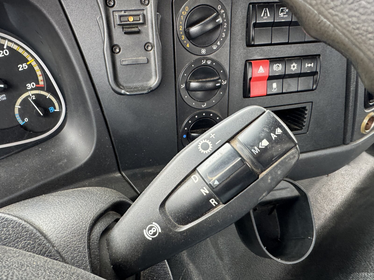 Mercedes-Benz Atego 1530 K 4x2 Atego 1530 K 4x2, 2x AHK - Camion basculantă: Foto 4 Mercedes-Benz Atego 1530 K 4x2 Atego 1530 K 4x2, 2x AHK - Camion basculantă: Foto 4