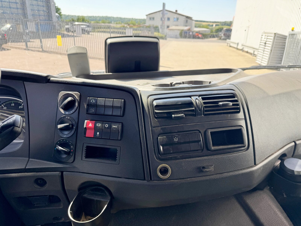 Mercedes-Benz Atego 1530 K 4x2 Atego 1530 K 4x2, Meiller 3-Seiten, 2x AHK - Camion basculantă: Foto 5 Mercedes-Benz Atego 1530 K 4x2 Atego 1530 K 4x2, Meiller 3-Seiten, 2x AHK - Camion basculantă: Foto 5