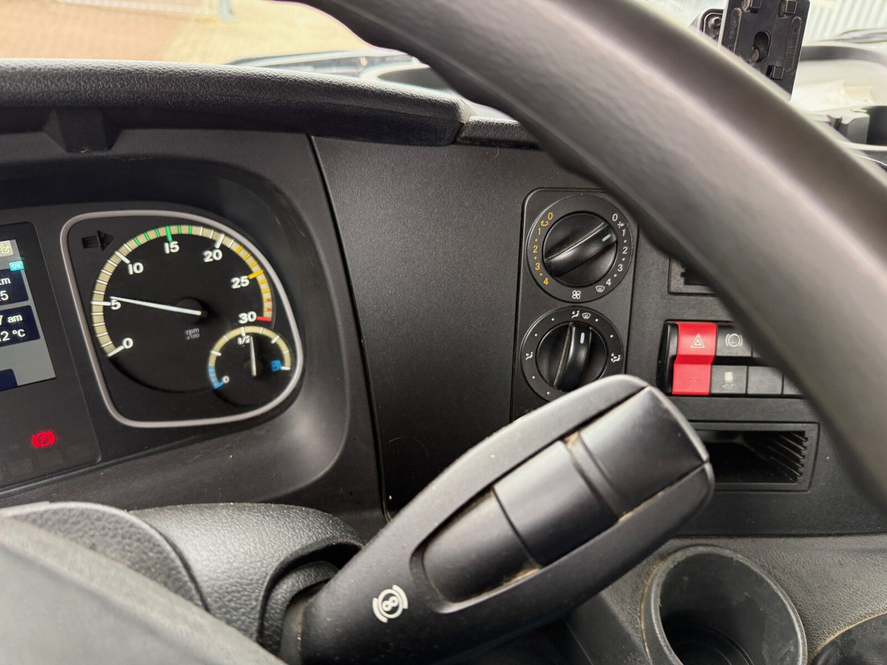 Mercedes-Benz Atego 1630 K 4x2 Atego 1630 K 4x2, Meiller 3-Seiten, 2 x AHK Öl - Camion basculantă: Foto 5 Mercedes-Benz Atego 1630 K 4x2 Atego 1630 K 4x2, Meiller 3-Seiten, 2 x AHK Öl - Camion basculantă: Foto 5