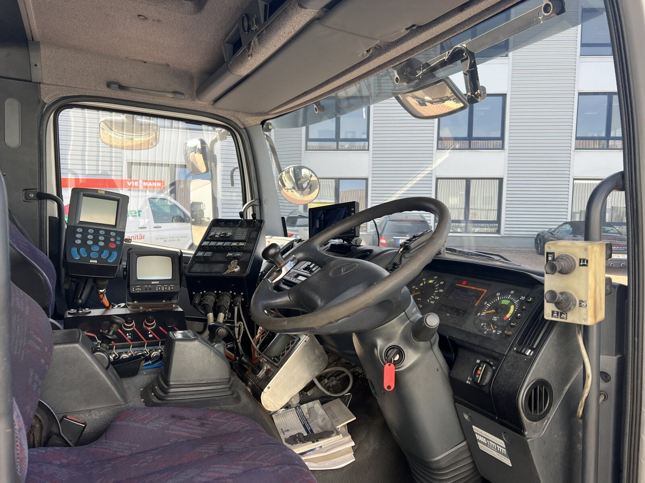 Mercedes-Benz Atego 1828 L 4x2 Atego 1828 L 4x2, Rechtslenker, Winterdienstaustattung - Camion şasiu: Foto 4 Mercedes-Benz Atego 1828 L 4x2 Atego 1828 L 4x2, Rechtslenker, Winterdienstaustattung - Camion şasiu: Foto 4