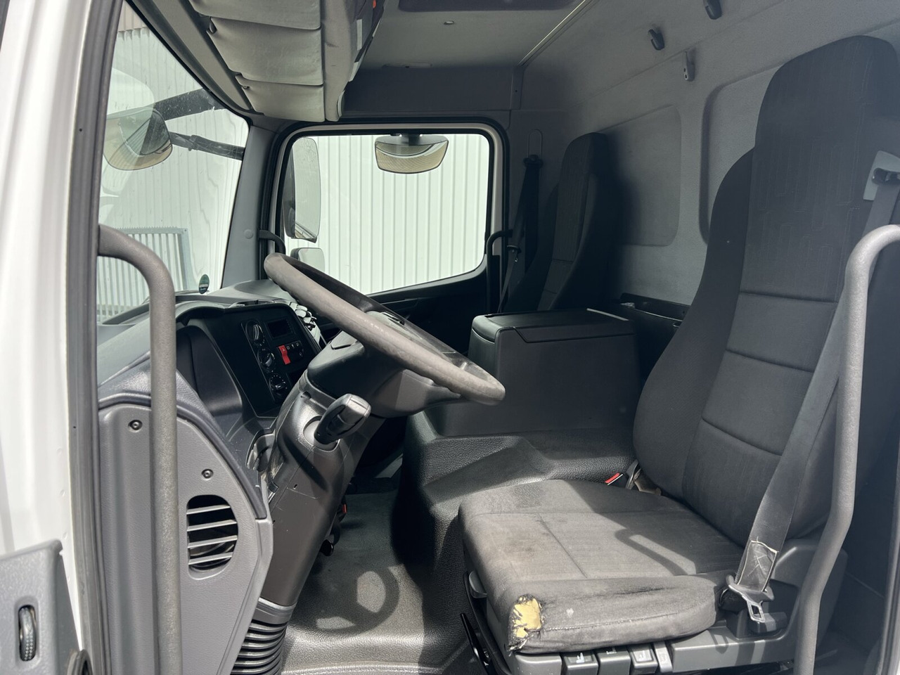 Interior photo 1: Camion furgon Mercedes-Benz Atego 816 4x2 Atego 816 4x2, LBW Interior photo 1: Camion furgon Mercedes-Benz Atego 816 4x2 Atego 816 4x2, LBW
