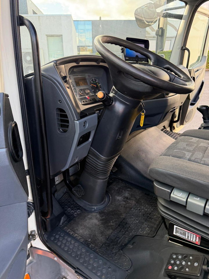 Mercedes-Benz Atego Atego 816 4 x 2 - Camion platformă: Foto 5 Mercedes-Benz Atego Atego 816 4 x 2 - Camion platformă: Foto 5