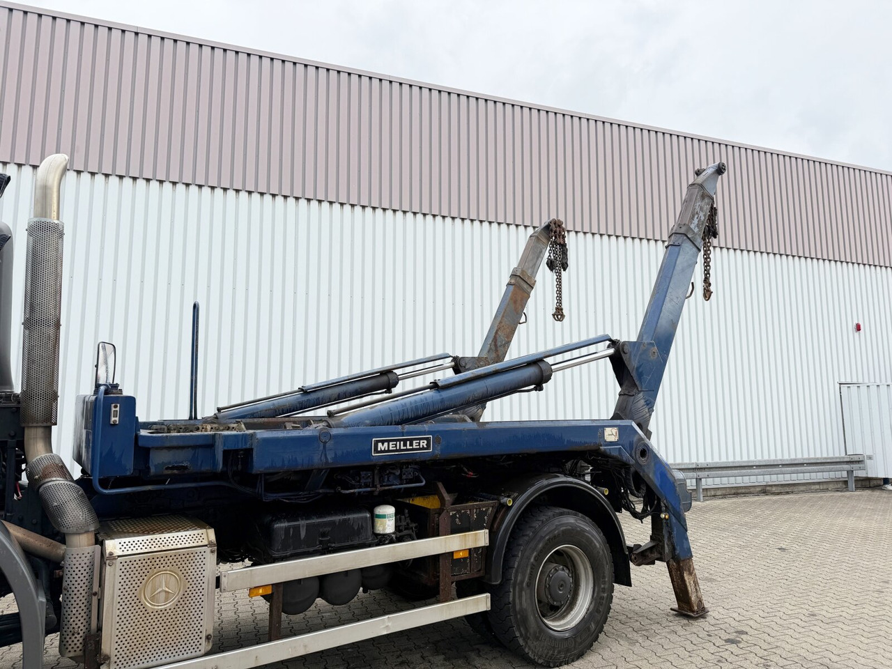 Mercedes-Benz Axor 1824 AK 4x4 Axor 1824 AK 4x4, Tele-Absetzer, Winterdienstausstattung - Camion container de gunoi: Foto 2 Mercedes-Benz Axor 1824 AK 4x4 Axor 1824 AK 4x4, Tele-Absetzer, Winterdienstausstattung - Camion container de gunoi: Foto 2