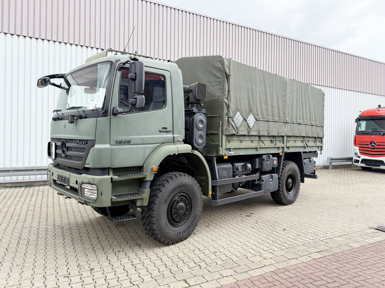Mercedes-Benz Axor 1829 A 4x4 Axor 1829 A 4x4, Ex- - Camion platformă: Foto 1 Mercedes-Benz Axor 1829 A 4x4 Axor 1829 A 4x4, Ex- - Camion platformă: Foto 1